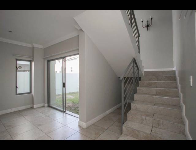 3 BEDROOM CLUSTER TO LET IN CRAIGAVON